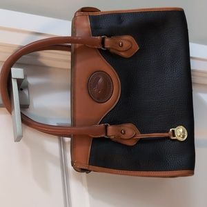 Vintage medium size Dooney and Bourke satchel